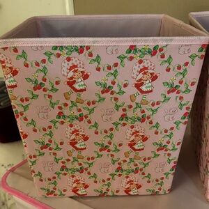 Pink Strawberry Shortcake Storage Bin (2)